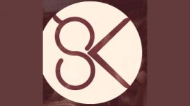 Scarlet Knight Hairdressing